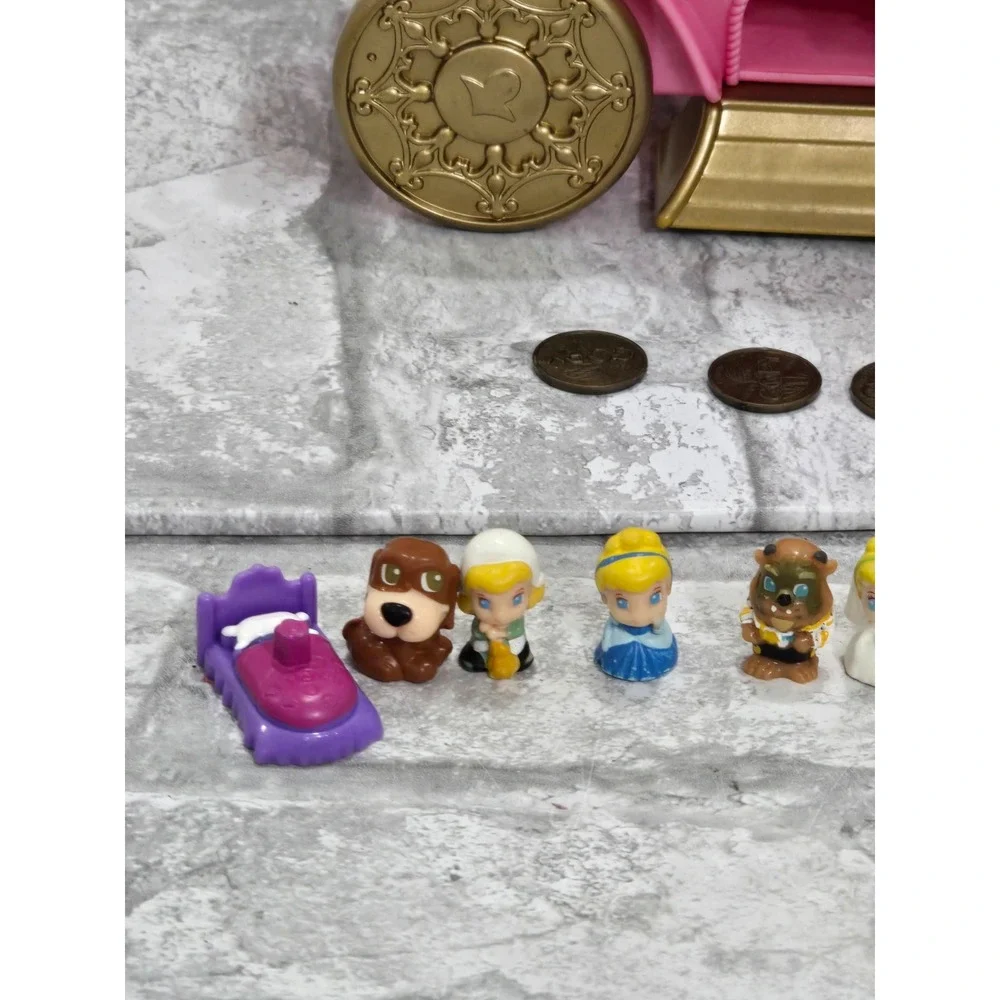Squinkies Disney Celebration Princess Coach Dispenser 13 Figures 3 coins